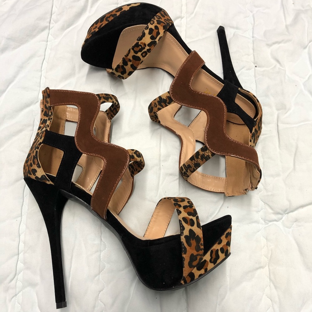 🆕✨ Leopard and Tan Platform Heel
